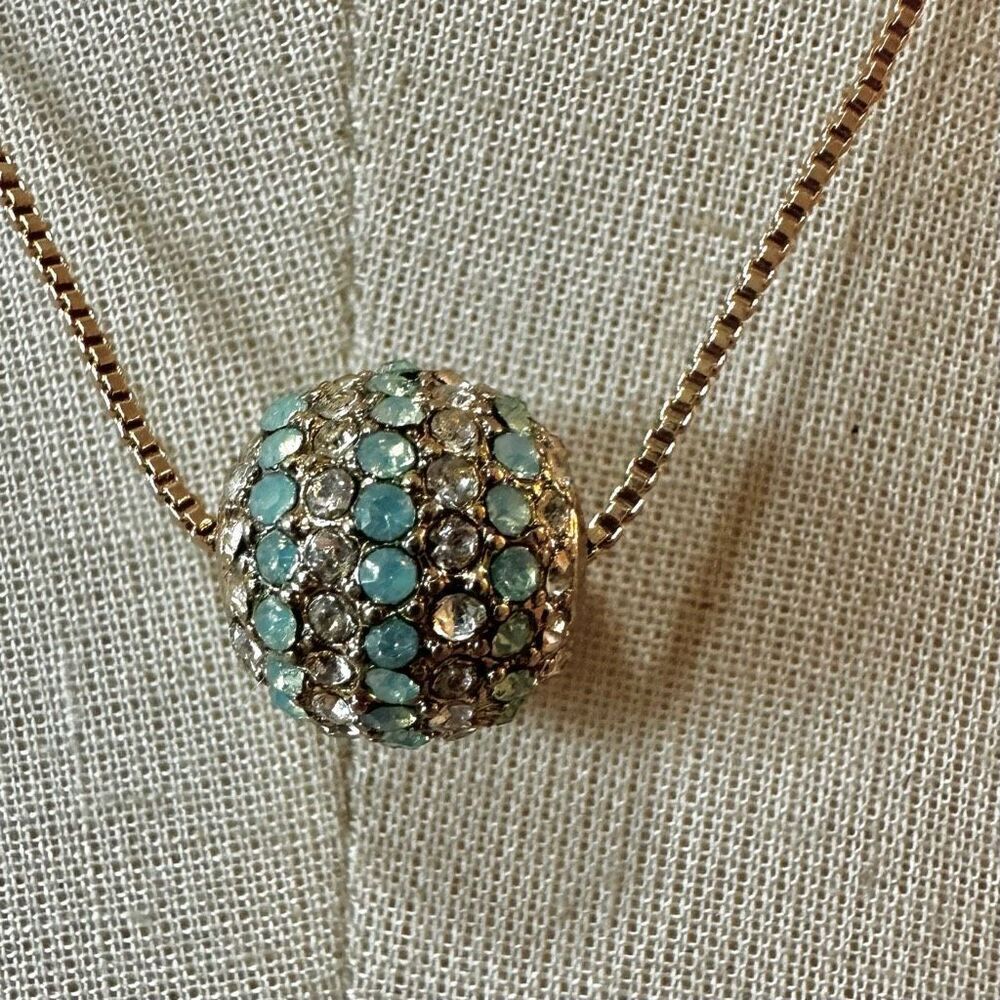 Gold tone green rhinestone bead pendant necklace